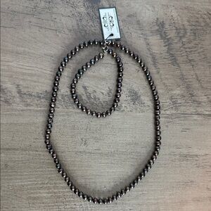Black Freshwater Pearl Necklace & Bracelet Set - new comes in a gift box